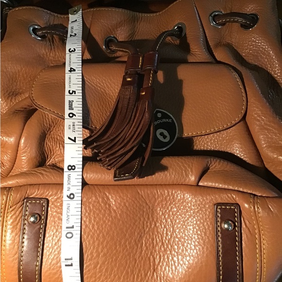 Woman’s Dooney and Bourke shoulder bag R - Picture 8 of 12